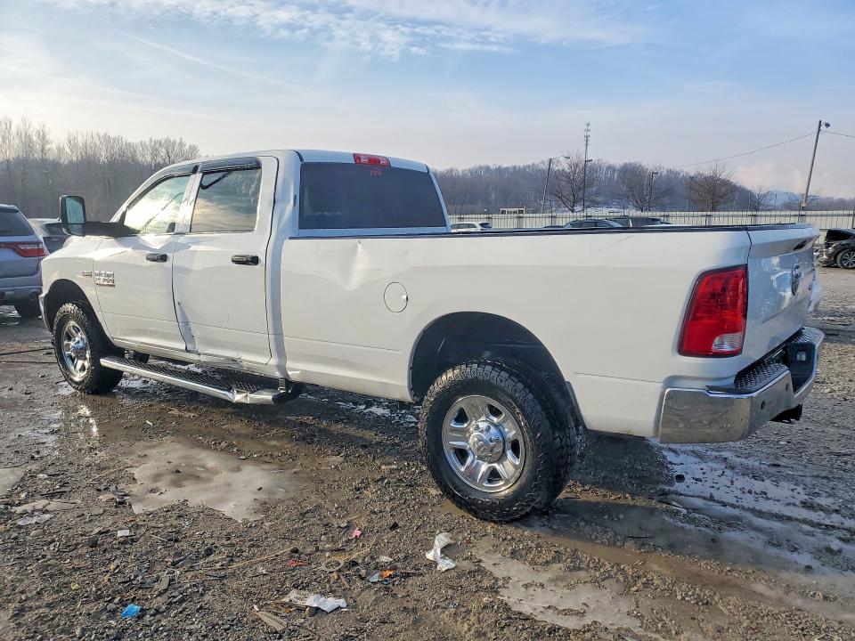 76825215 :رقم المزاد ، 3C6UR5HJ9JG425321 vin ، 2018 Ram 2500 مزاد بيع