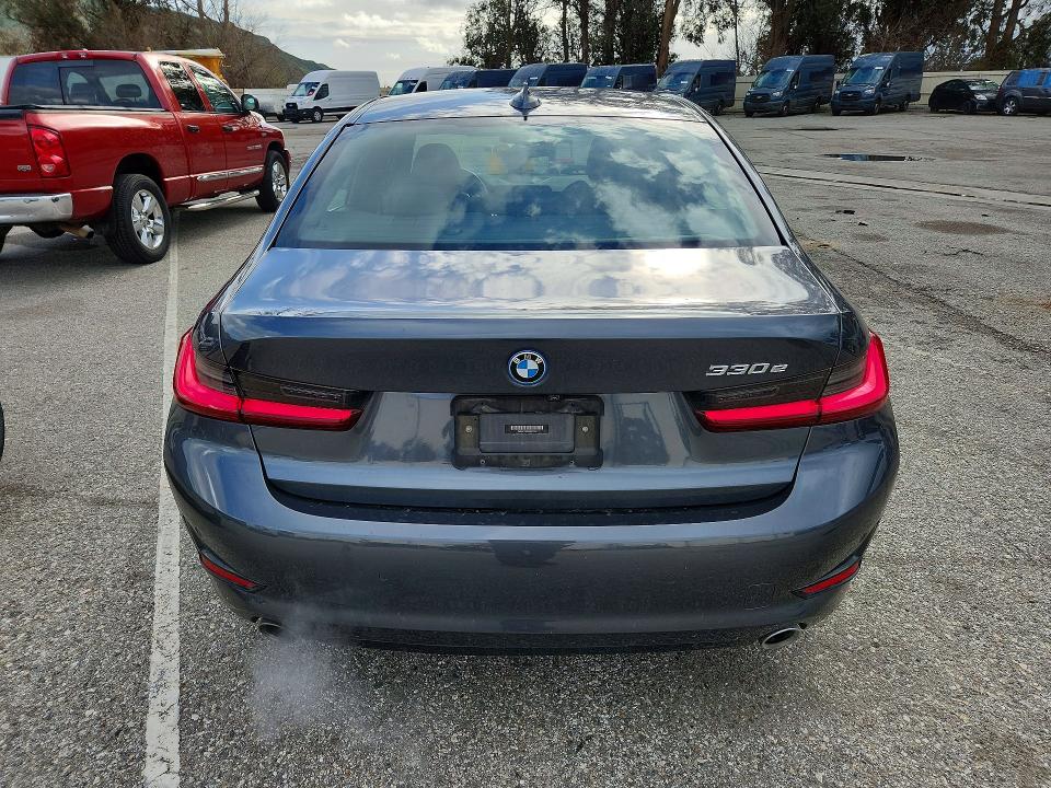 2022 Bmw 330e მანქანა იყიდება აუქციონზე, vin: 3MW5P7J05N8C27252, აუქციონის ნომერი: 77758525