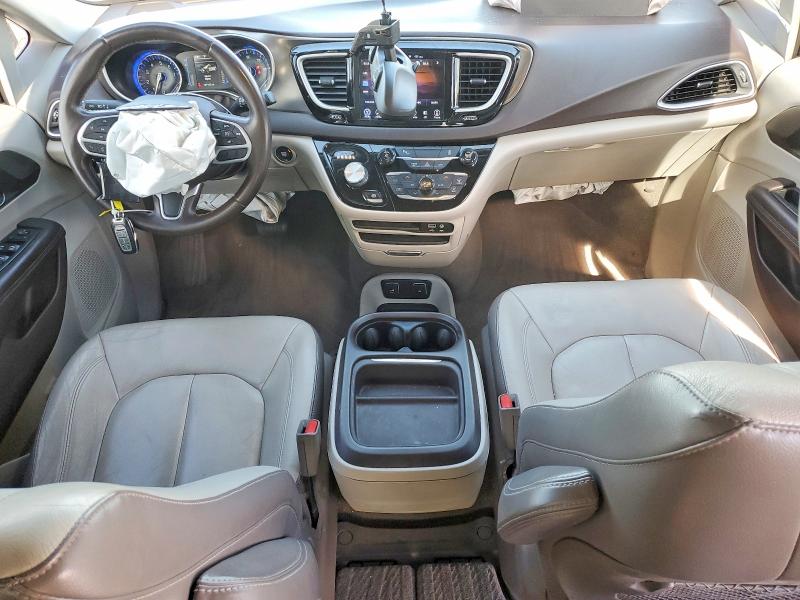 77788665 :رقم المزاد ، 2C4RC1BG8HR610552 vin ، 2017 Chrysler Pacifica مزاد بيع