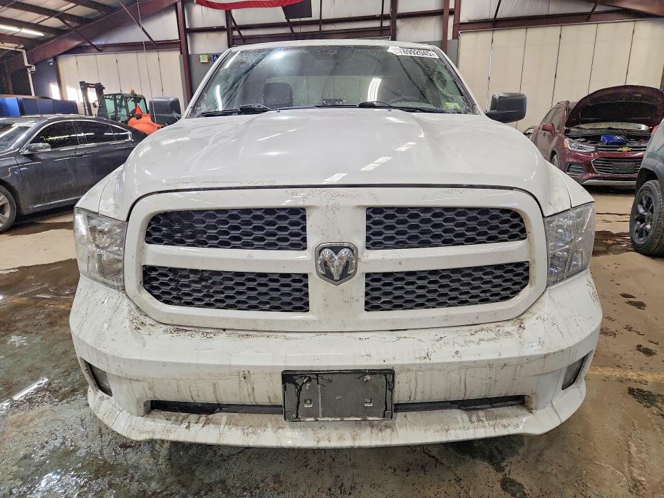 76992045 :رقم المزاد ، 1C6RR7FG5KS519117 vin ، 2019 Ram 1500 Class مزاد بيع