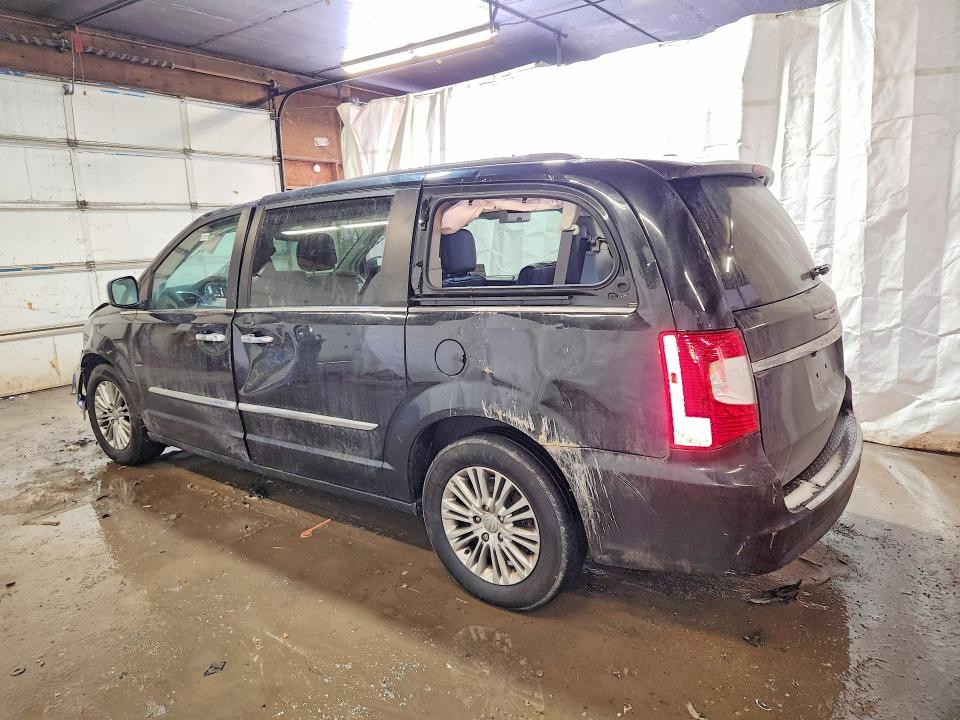 2015 Chrysler Town & Country მანქანა იყიდება აუქციონზე, vin: 2C4RC1CG7FR663111, აუქციონის ნომერი: 75643025