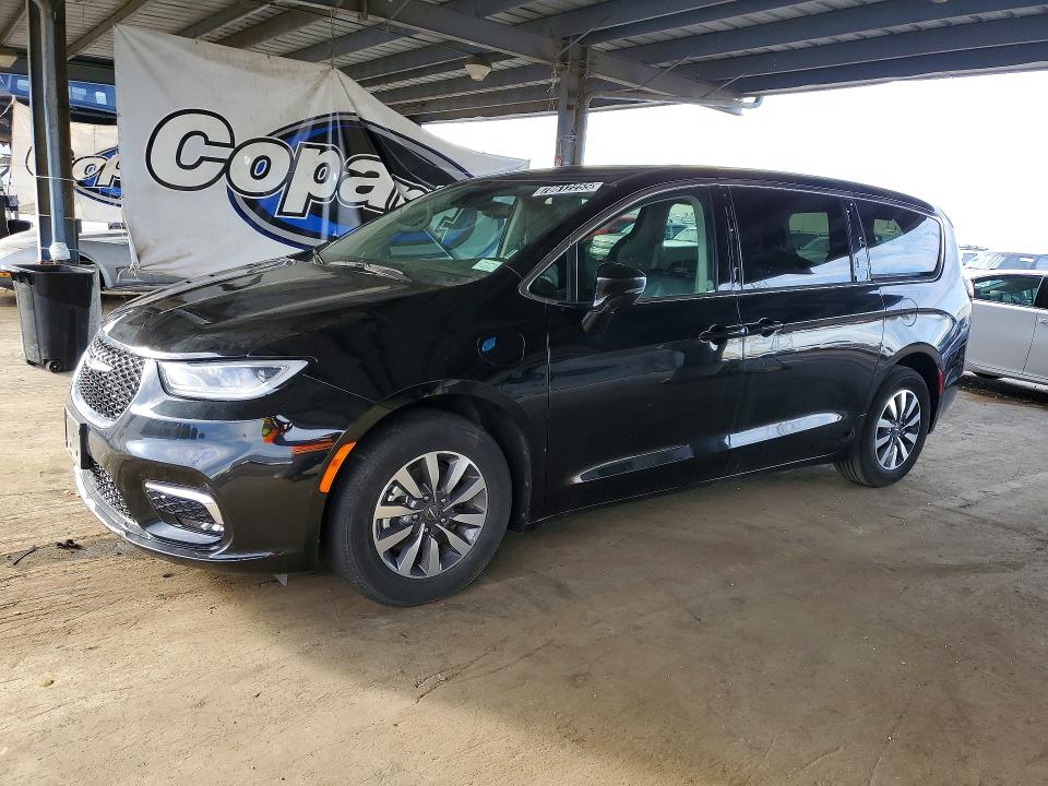 2024 Chrysler Pacifica მანქანა იყიდება აუქციონზე, vin: 2C4RC1S79RR130831, აუქციონის ნომერი: 78612255