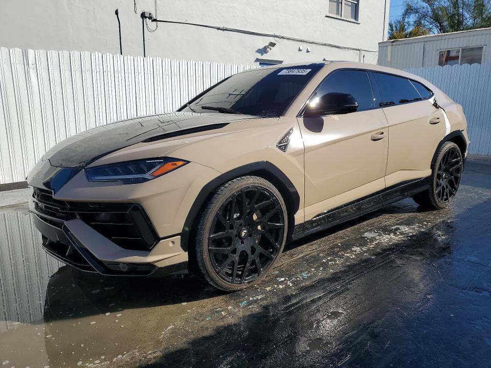 73847935 :رقم المزاد ، ZPBUB3ZL8RLA32077 vin ، 2024 Lamborghini Urus مزاد بيع