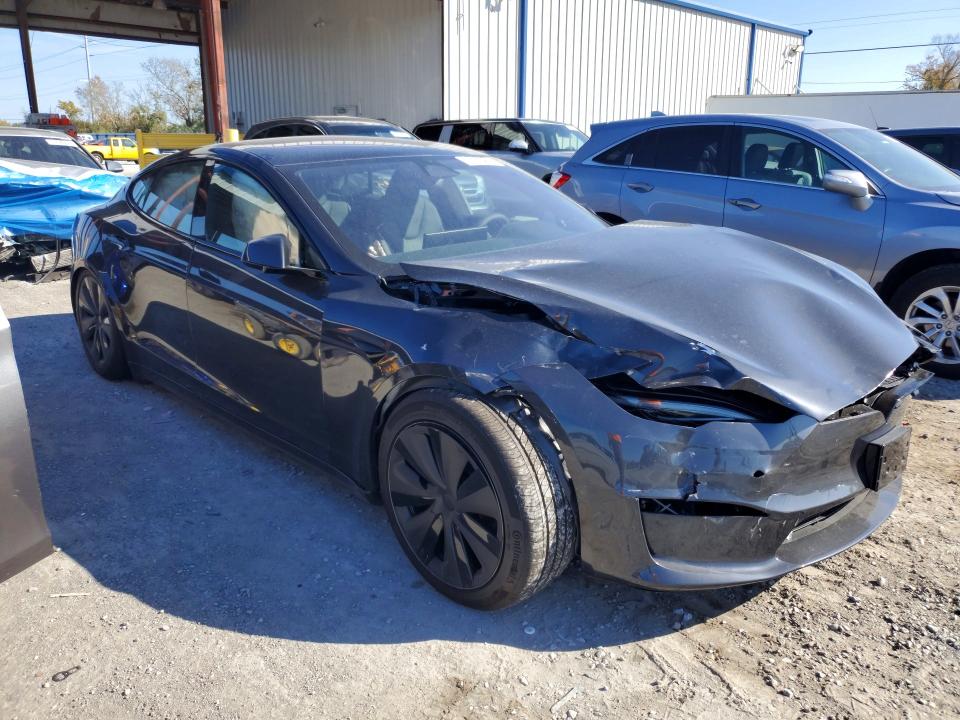 76738185 :رقم المزاد ، 5YJSA1E5XSF551377 vin ، 2025 Tesla Model S مزاد بيع