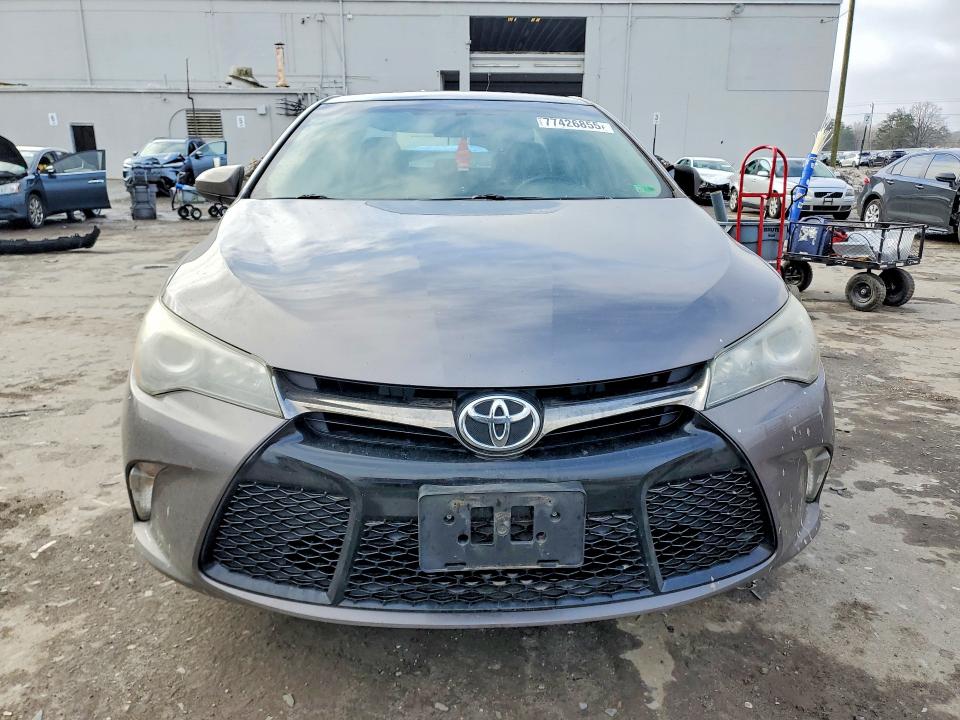 77426855 :رقم المزاد ، 4T1BF1FK3GU597259 vin ، 2016 Toyota Camry مزاد بيع