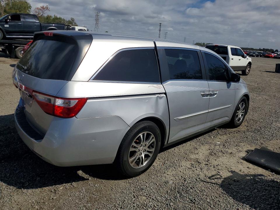77881035 :رقم المزاد ، 5FNRL5H62BB058362 vin ، 2011 Honda Odyssey مزاد بيع