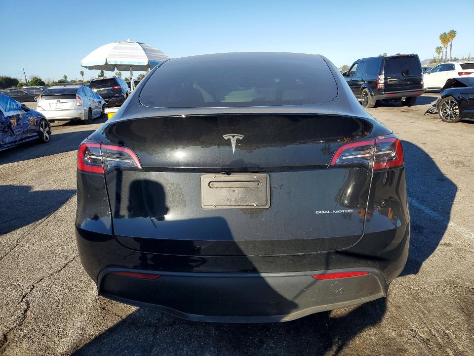 Aukcja sprzedaży 2024 Tesla Model Y, vin: 7SAYGDEEXRA236129, numer aukcji: 75615015