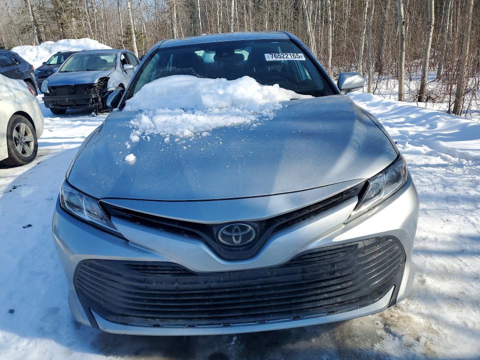76522165 :رقم المزاد ، 4T1B11HKXKU793073 vin ، 2019 Toyota Camry مزاد بيع