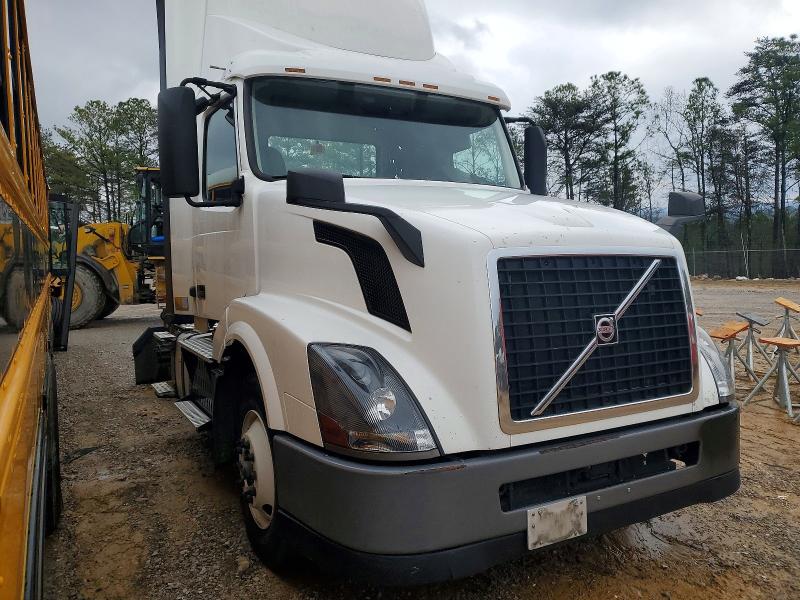 2017 Volvo Vnl მანქანა იყიდება აუქციონზე, vin: 4V4N39TG5HN988079, აუქციონის ნომერი: 92950105