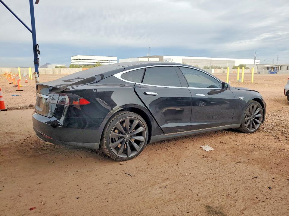 Продаж на аукціоні авто 2015 Tesla Model S, vin: 5YJSA4H19FF083920, номер лоту: 77342715