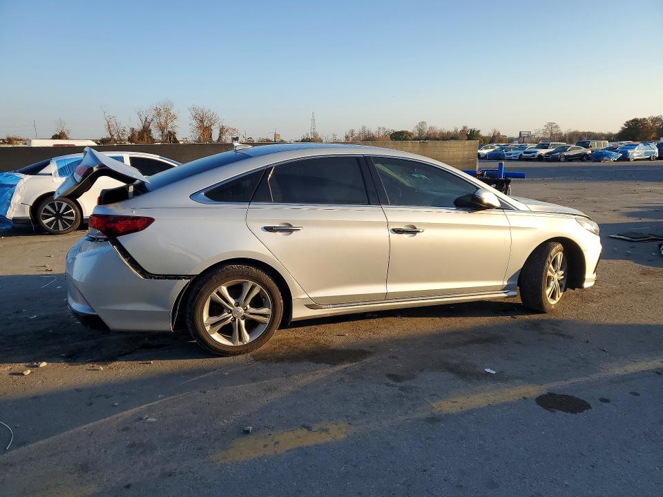 76179595 :رقم المزاد ، 5NPE34AF9JH683165 vin ، 2018 Hyundai Sonata مزاد بيع