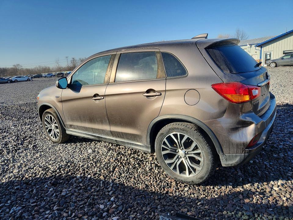 76000875 :رقم المزاد ، JA4AR3AU2JU010014 vin ، 2018 Mitsubishi Outlander Sport مزاد بيع