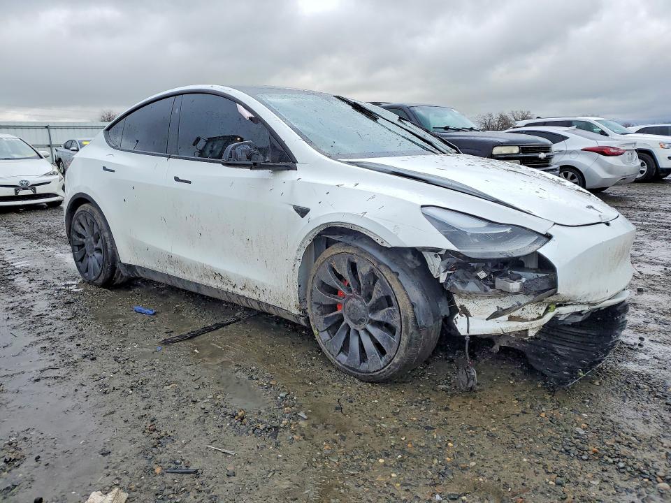 78185945 :رقم المزاد ، 7SAYGDEFXRF072263 vin ، 2024 Tesla Model Y مزاد بيع