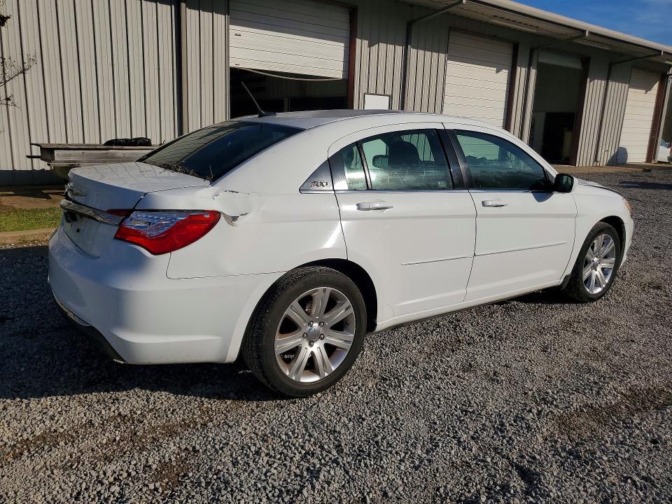 Продаж на аукціоні авто 2012 Chrysler 200, vin: 1C3CCBAB3CN316987, номер лоту: 77747335