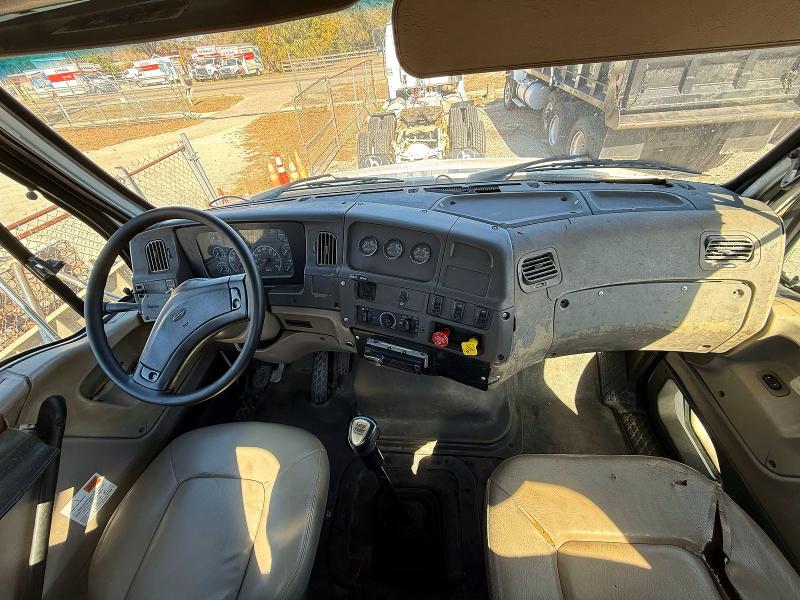 2005 Sterling Truck At მანქანა იყიდება აუქციონზე, vin: 2FWJA3CV95AU09670, აუქციონის ნომერი: 78832225