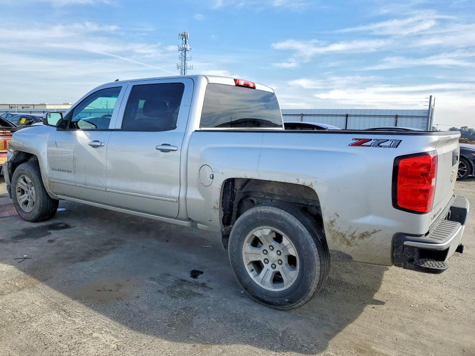 Продаж на аукціоні авто 2018 Chevrolet Silverado, vin: 3GCUKREC6JG637040, номер лоту: 79042065