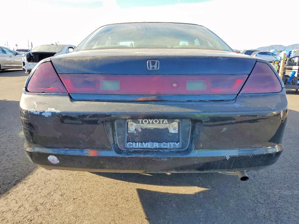 78007605 :رقم المزاد ، 1HGCG327XYA011308 vin ، 2000 Honda Accord مزاد بيع