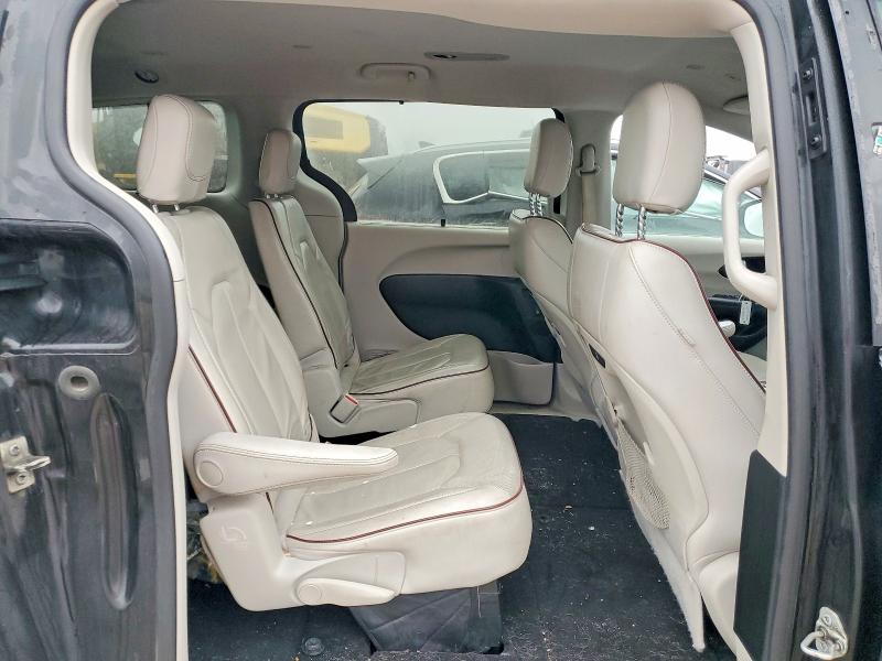 77721065 :رقم المزاد ، 2C4RC1GG2JR321682 vin ، 2018 Chrysler Pacifica مزاد بيع
