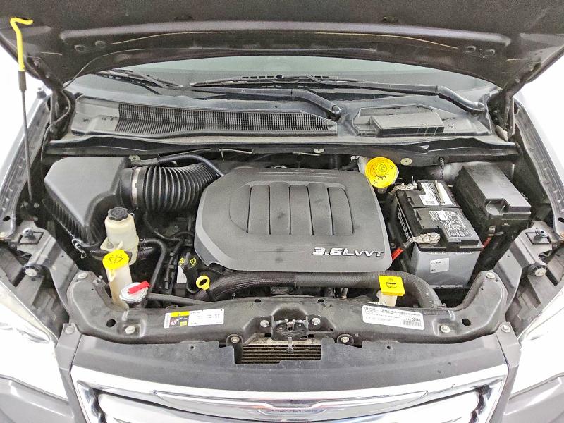 78577805 :رقم المزاد ، 2C4RC1BG0GR157056 vin ، 2016 Chrysler Town & Country مزاد بيع