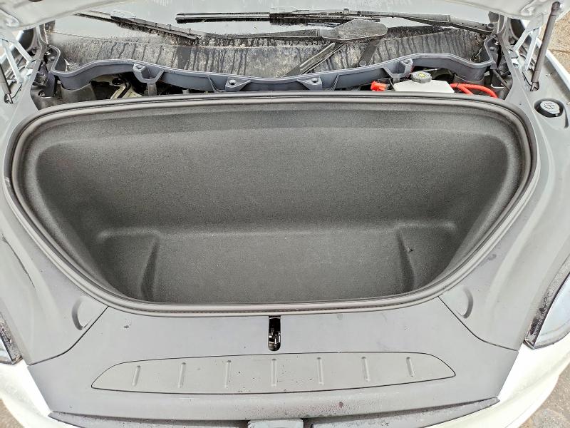 76167595 :رقم المزاد ، 7SAXCDE51TF476106 vin ، 2026 Tesla Model X مزاد بيع