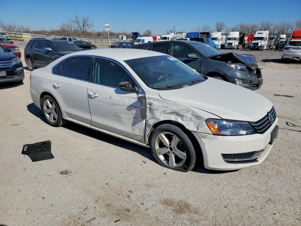 2014 Volkswagen Passat მანქანა იყიდება აუქციონზე, vin: 1VWAT7A3XEC023009, აუქციონის ნომერი: 78126615