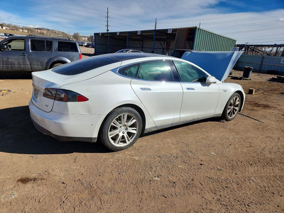 Продаж на аукціоні авто 2015 Tesla Model S, vin: 5YJSA1H15FFP74456, номер лоту: 78600635