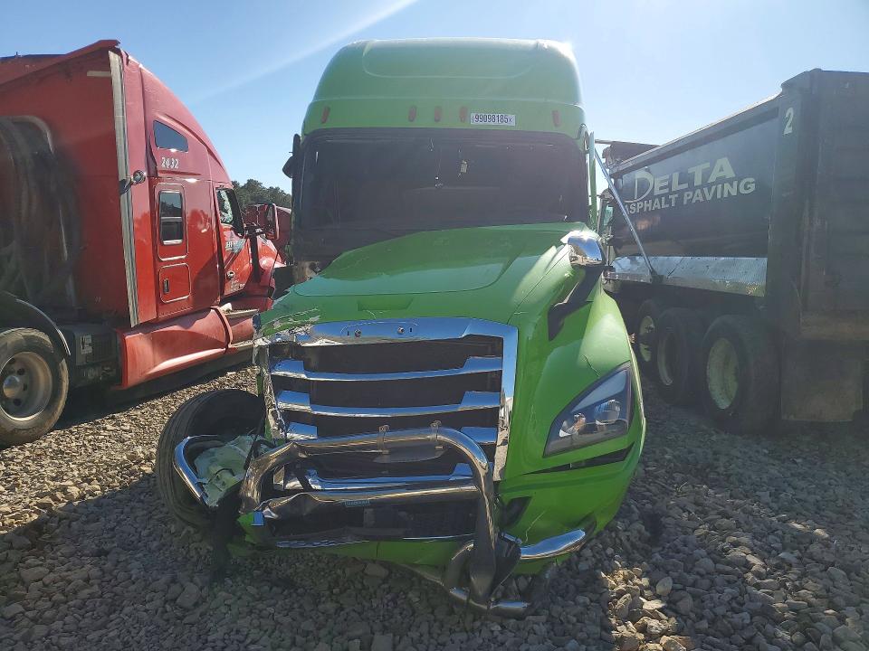 99849675 :رقم المزاد ، 3AKJHHDR3PSNX5946 vin ، 2023 Freightliner Cascadia 126 مزاد بيع