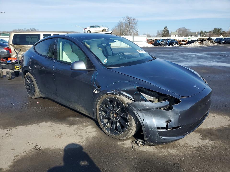 78957265 :رقم المزاد ، 7SAYGDEE9NF438828 vin ، 2022 Tesla Model Y مزاد بيع