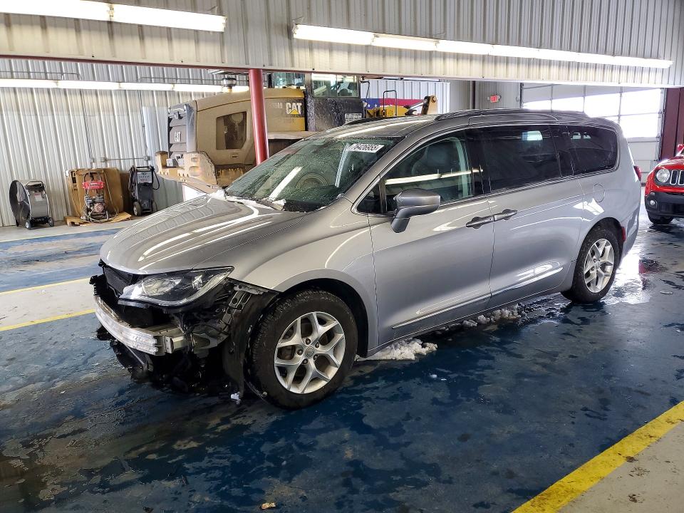 2018 Chrysler Pacifica მანქანა იყიდება აუქციონზე, vin: 2C4RC1EG4JR131692, აუქციონის ნომერი: 76426955