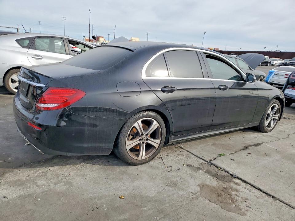 2019 Mercedes-benz E მანქანა იყიდება აუქციონზე, vin: WDDZF4JB1KA526993, აუქციონის ნომერი: 76666435
