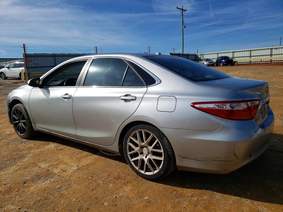 76552465 :رقم المزاد ، 4T1BF1FKXFU898853 vin ، 2015 Toyota Camry مزاد بيع