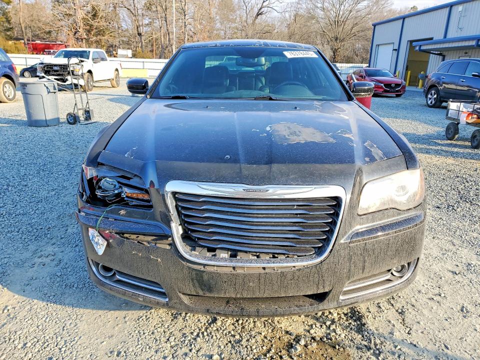Продажа на аукционе авто 2013 Chrysler 300, vin: 2C3CCABG8DH708135, номер лота: 76378445