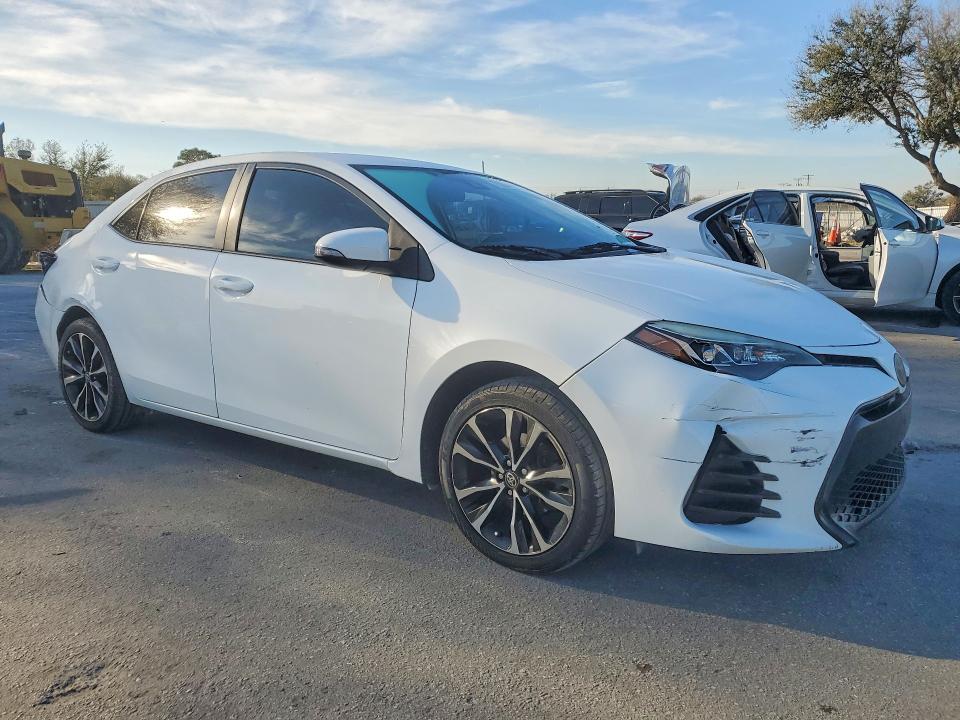 78853775 :رقم المزاد ، 5YFBURHE5JP848173 vin ، 2018 Toyota Corolla مزاد بيع