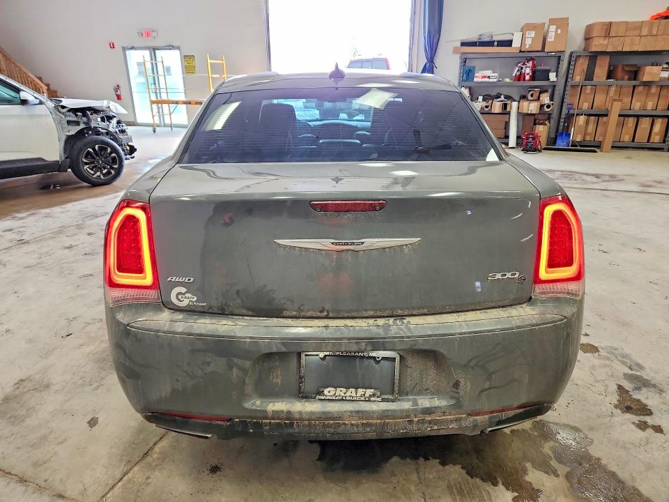 76826185 :رقم المزاد ، 2C3CCAGG8HH506992 vin ، 2017 Chrysler 300 مزاد بيع