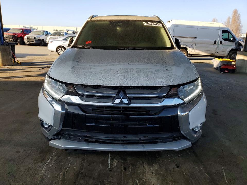 2018 Mitsubishi Outlander მანქანა იყიდება აუქციონზე, vin: JA4AZ3A38JZ001733, აუქციონის ნომერი: 76227325