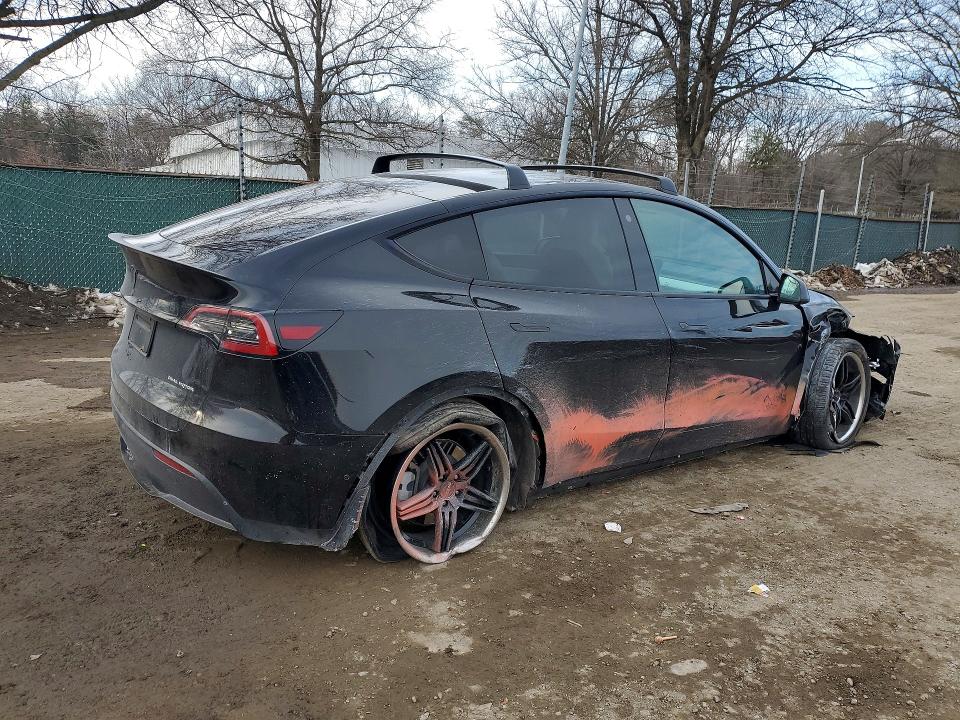 Продажа на аукционе авто 2021 Tesla Model Y, vin: 5YJYGAEE3MF301815, номер лота: 75819805