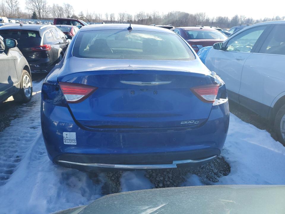 76156905 :رقم المزاد ، 1C3CCCCB2FN500390 vin ، 2015 Chrysler 200 مزاد بيع