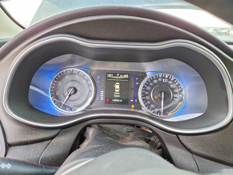 78300375 :رقم المزاد ، 1C3CCCABXFN504576 vin ، 2015 Chrysler 200 مزاد بيع
