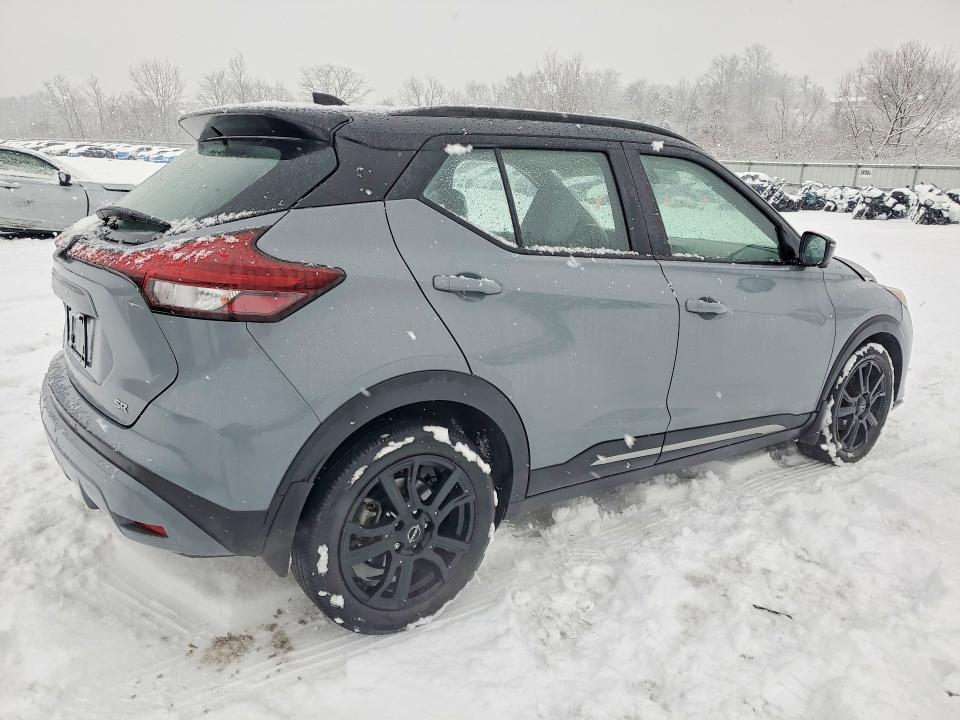 76077205 :رقم المزاد ، 3N1CP5DV4NL520808 vin ، 2022 Nissan Kicks مزاد بيع