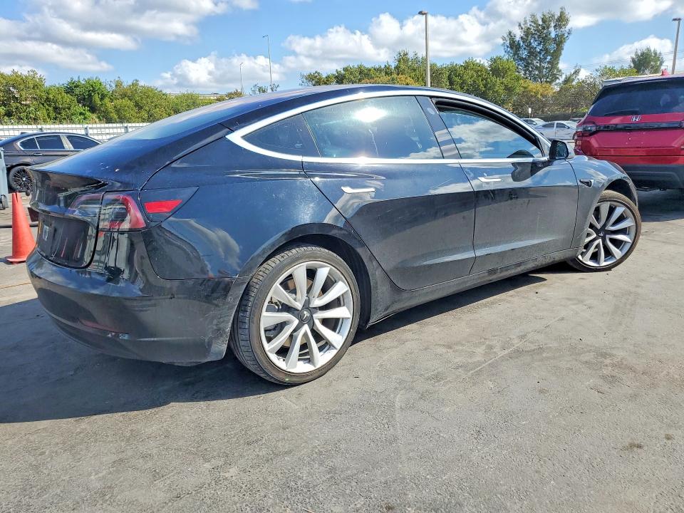 2018 Tesla Model 3 მანქანა იყიდება აუქციონზე, vin: 5YJ3E1EA0JF176233, აუქციონის ნომერი: 78264725