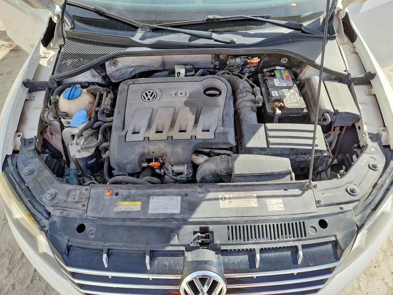 76833605 :رقم المزاد ، 1VWBN7A34DC041132 vin ، 2013 Volkswagen Passat مزاد بيع