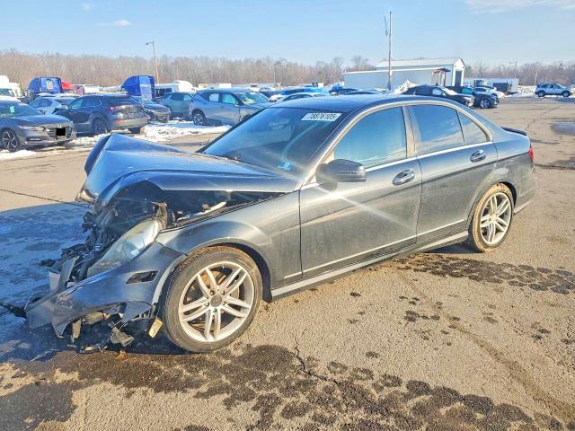 2012 Mercedes-benz C მანქანა იყიდება აუქციონზე, vin: WDDGF4HB1CA624386, აუქციონის ნომერი: 78876105