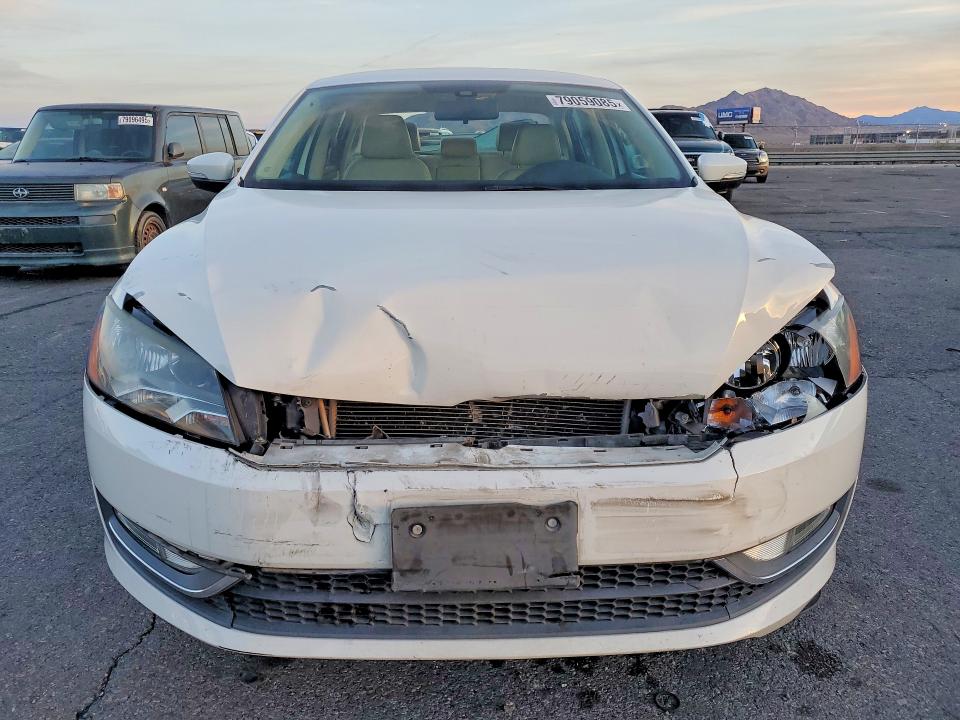 79059085 :رقم المزاد ، 1VWAS7A38FC095928 vin ، 2015 Volkswagen Passat مزاد بيع