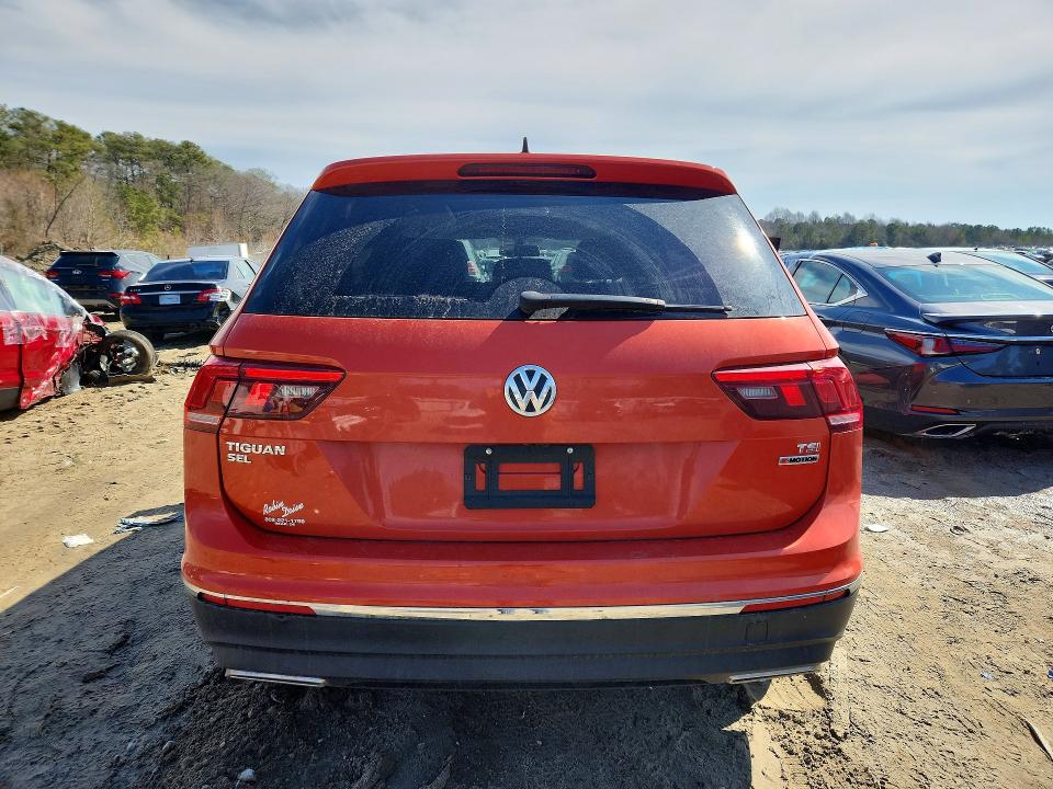 Продажа на аукционе авто 2018 Volkswagen Tiguan, vin: 3VV2B7AX1JM133826, номер лота: 79097445