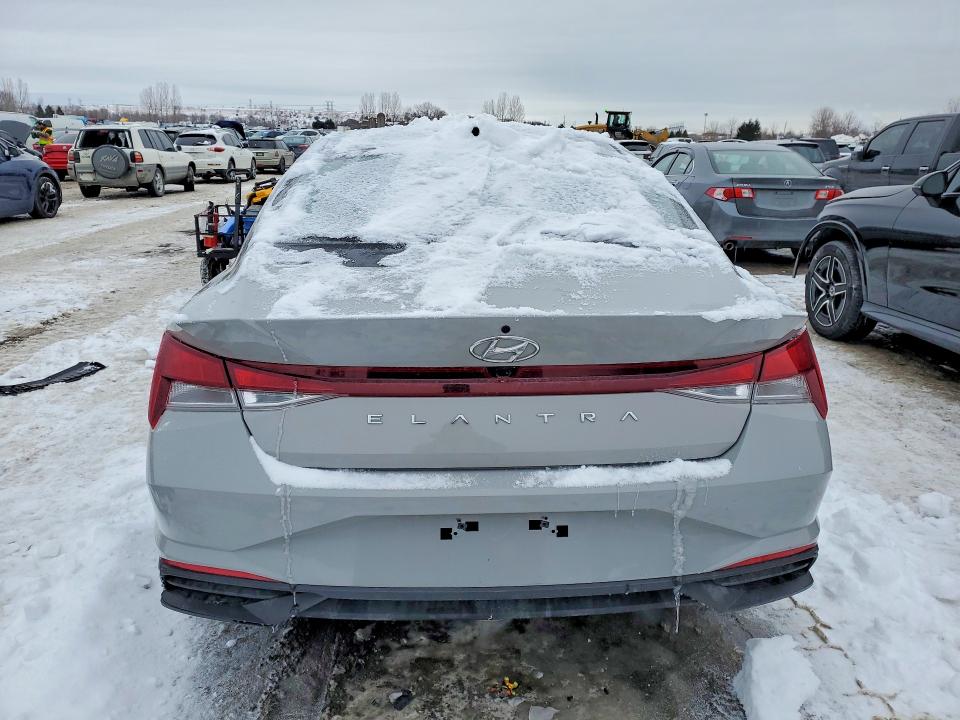 99375755 :رقم المزاد ، KMHLM4AG7NU285425 vin ، 2022 Hyundai Elantra Preferred 4dr مزاد بيع