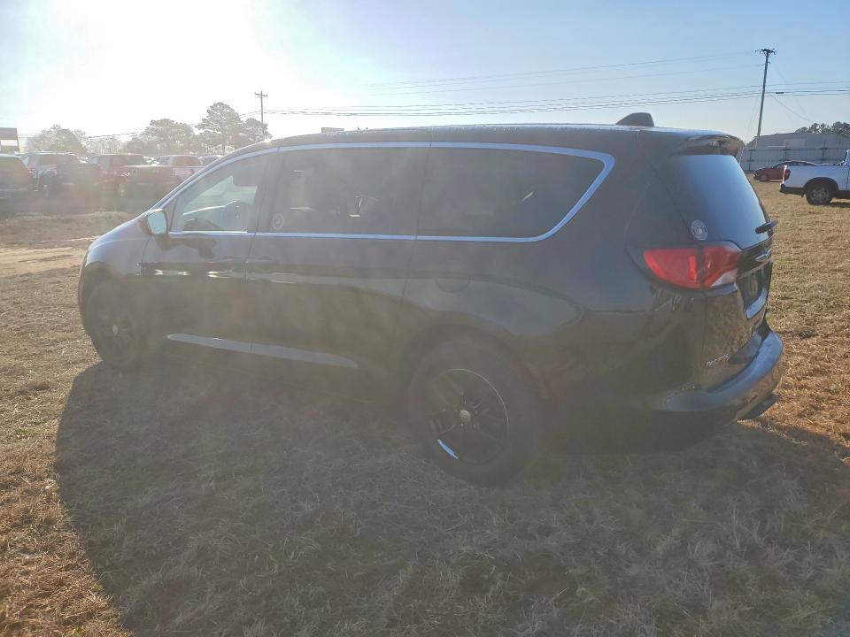 76957165 :رقم المزاد ، 2C4RC1CG6HR703942 vin ، 2017 Chrysler Pacifica مزاد بيع