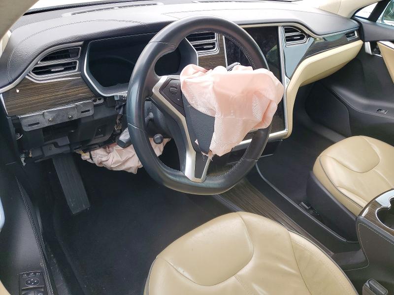 76027545 :رقم المزاد ، 5YJSA1H1XEFP44870 vin ، 2014 Tesla Model S مزاد بيع