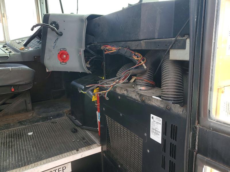 75513055 :رقم المزاد ، 4DRBUAAN1EB023985 vin ، 2014 Ic Corporation 3000 Ce مزاد بيع