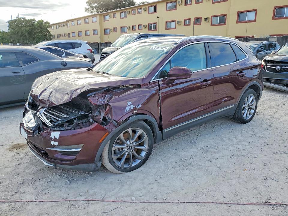 2017 Lincoln Mkc Select მანქანა იყიდება აუქციონზე, vin: 5LMCJ2C98HUL32796, აუქციონის ნომერი: 76182925