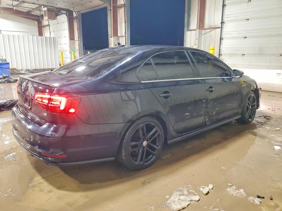 76162785 :رقم المزاد ، 3VW5T7AJ4HM215416 vin ، 2017 Volkswagen Jetta مزاد بيع